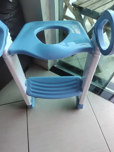 Acento redutor com escadinha infantil menino