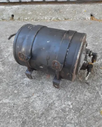 1 Tanque/Bomba de Gasolina à vácuo Antigo