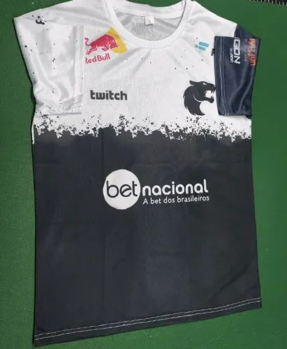 Camiseta Branca FÚRIA Counter Strike CS 2 TAM P