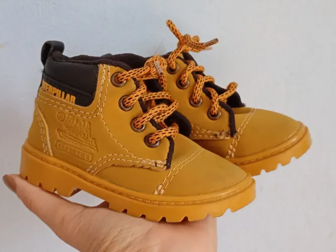 Sapatos bebê Menino 2 por 40$