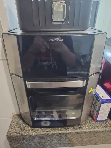 Air Fryer Oven Britânia 12L BFR2100P 4 em 1 (220V) - Praticamente Nova!