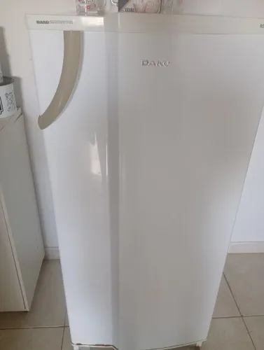 Vendo uma geladeira