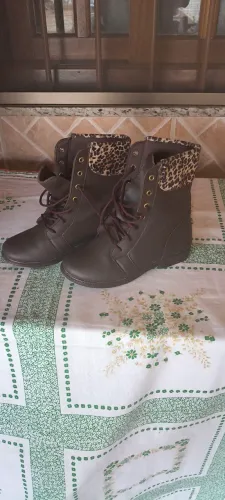 Linda bota 32