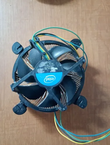 Cooler Intel em cobre.