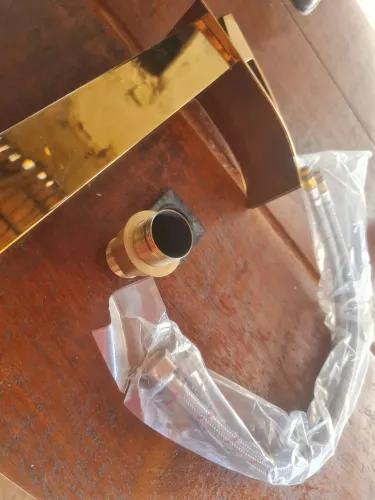 Torneira monocromatica