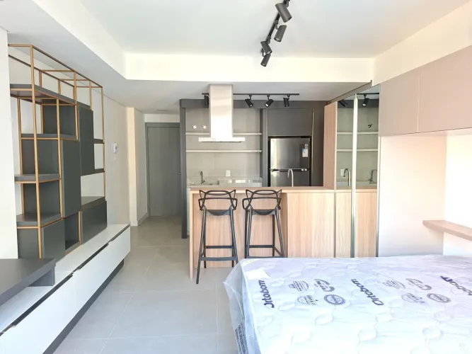 Studio mobiliado para alugar na Trindade