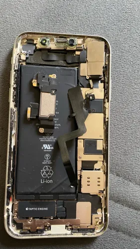 iPhone 11 para retirada de peças 