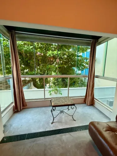 Locação Anual - Apartamento Semi-mobiliado com 3 dormitórios e 1 vaga - Balneário Camboriú