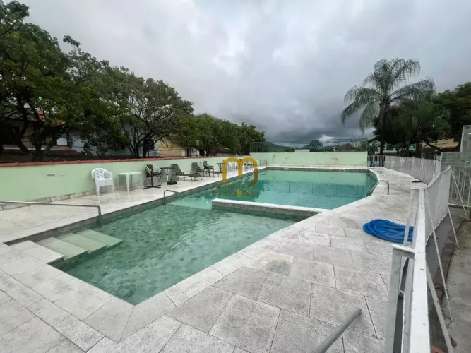 Casa duplex no condomínio Vivendas do Moinho, em Campo Grande.