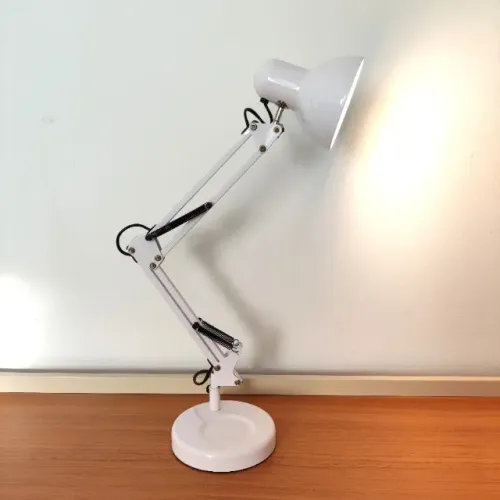 luminária de mesa articulável Pixar Branca G20