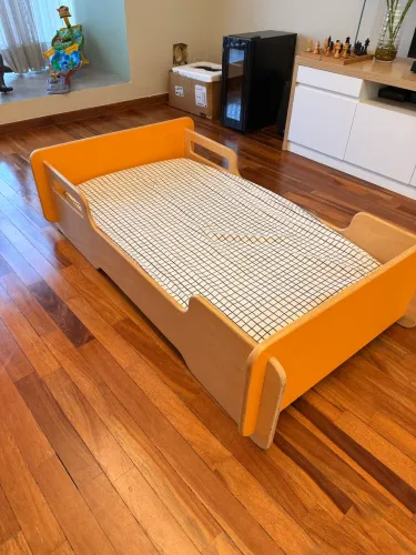 Cama infantil + Colchão com protetor impermeável Carters
