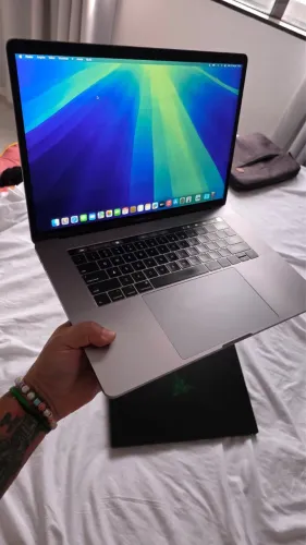 Apple MacBook Pro A1990 32gb ram 512gb ssd