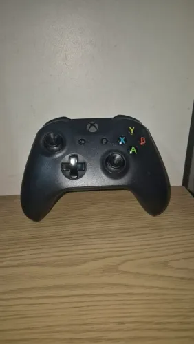 Controle xbox one original.