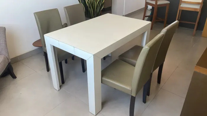 MESA DE JANTAR 4 LUGARES