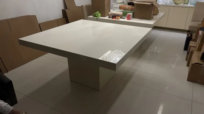 2 MESAS JANTAR QUADRADAS (140x140) EM LACA BRANCA BRILHO EM ÓTIMO ESTADO DE CONSERVAÇÃO