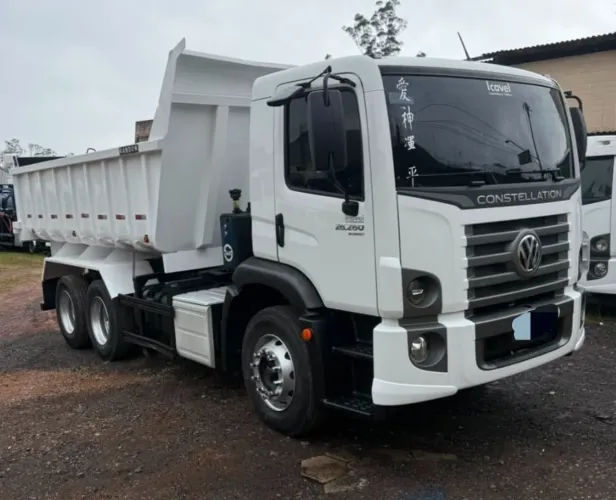 Transfiro a dívida VW 26260 basculante 6x2 ano 2025