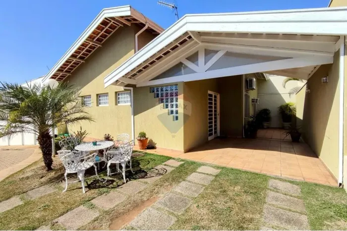 Casa em Condomínio Fechado em Mogi Mirim 3 Quartos e Suíte