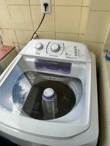 VENDO!!! Máquina de Lavar Electrolux 220V