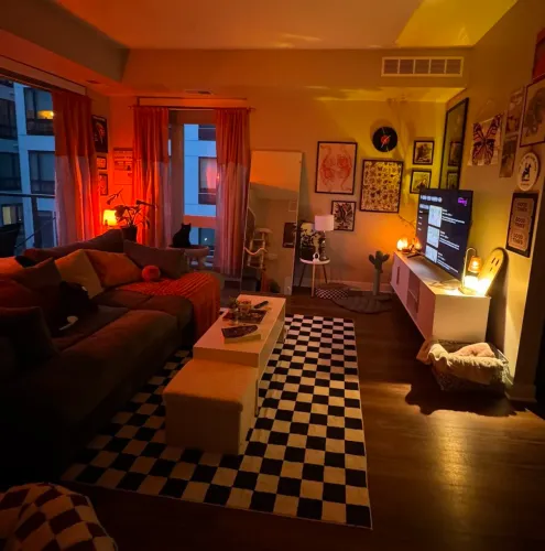 Procuro mulher pra dividir apartamento em condomínio (leia o anúncio por favor