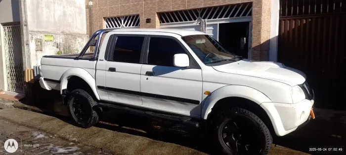 Mitsubishi L200 Sport HPE 2.5 4X4 CD DTI Dies. Mec. 2004