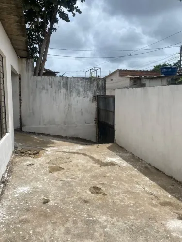 Casa para venda no Alto da Bondade.Não faço trocas só venda.A Casa não é em barreiras