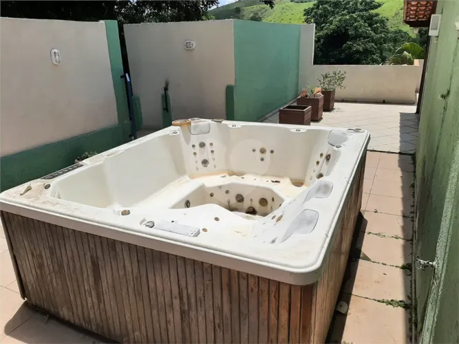 Sítio com 4 quartos à venda em Centro - RJ