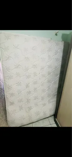 Colchão Queen Usado