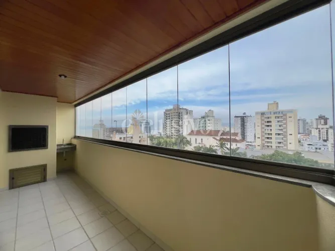 Amplo Apartamento com 4 Dormitórios no Estreito