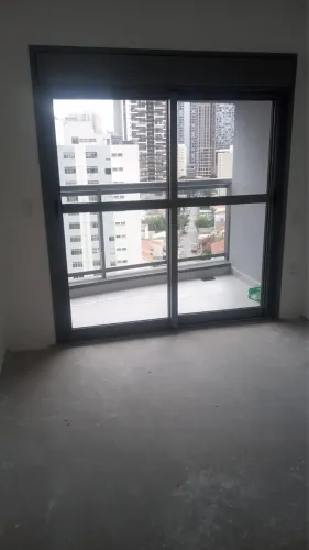 Porta balcão com persiana linha Gold 
