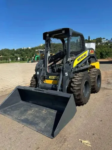 MINICARREGADEIRA NEW HOLLAND L218