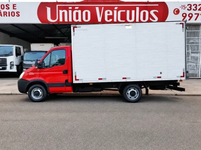 Iveco Daily 35s14 3.0 Turbo Diesel + Baú