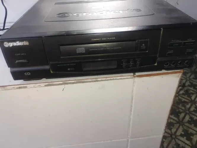 CD PLAYER GRADIENTE PAROU DE LER CD NO ESTADO !!