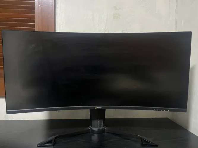 Monitor Husky 144hz Storm 27 Curvo Usado,1ms,Em Ótimo estado!!!