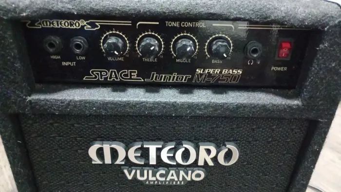 Amplificador Baixo Space Jr Bass M 1000 100 Watts Meteoro