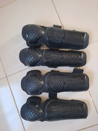 Vendo peças diversas para moto.