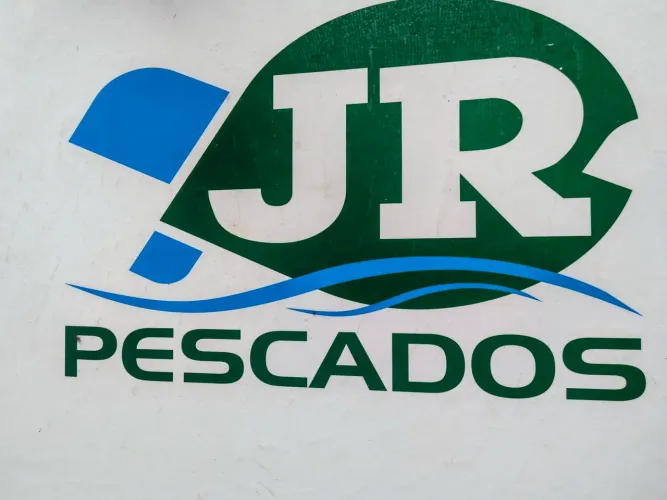  CARGA E DESCARGA DE PESCADOS 