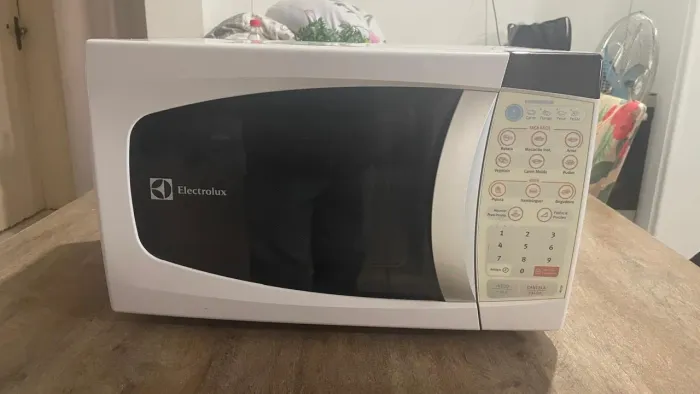 Micro-ondas Electrolux à Venda 20 litros 