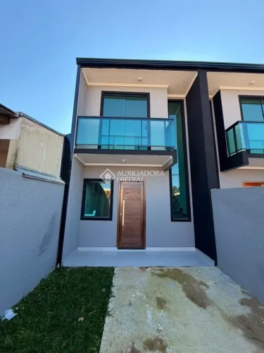 Sobrado no bairro Tatuquara na cidade de Curitiba/PR à venda com 82m².