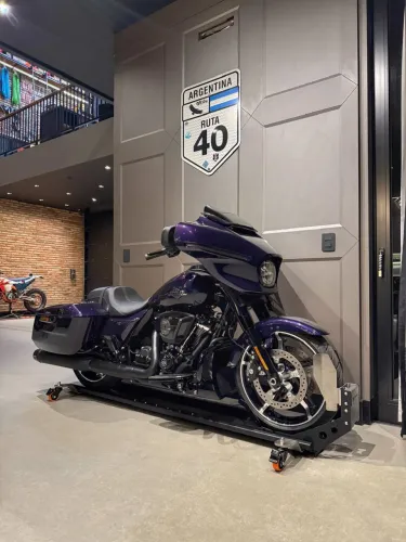 Street Glide 2025 mystic shift