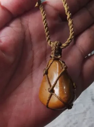 Colar em macramê Boho com pedra natural jaspe