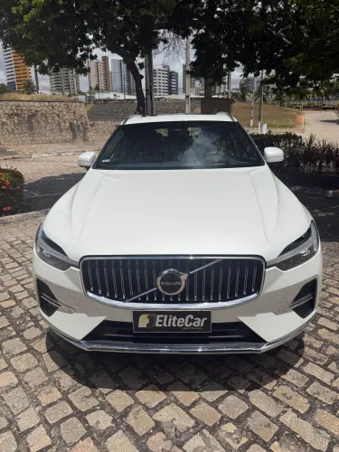 Volvo XC-60 T-8 Ultimate 2.0 AWD (híbrido) 2024
