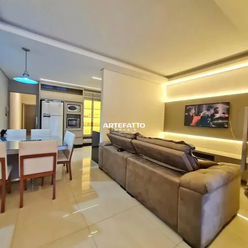 Casa Polo Club, rica em modulados, 2 dorm. 1 suíte, 2 vagas de garagem