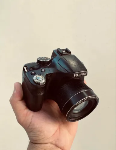 Vendo camera Fujifilm 30x Zoom