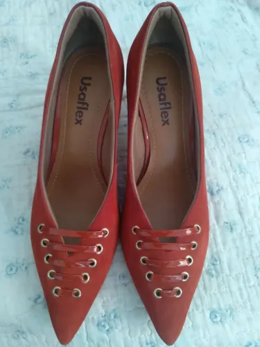 Sapato vermelho UsaFlex