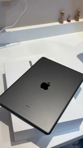 iPad 9ª Geração 256gb cinza espacial 86% saúde da bateria 
