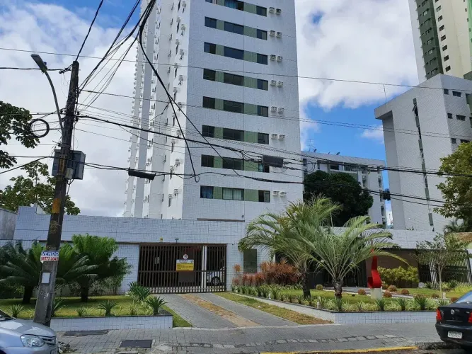 Imóvel para venda possui 47 metros quadrados com 2 quartos em Torre - Recife - PE