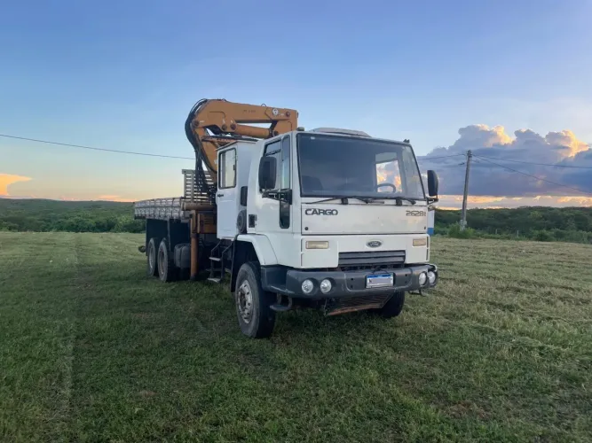 Ford 2628 E traçado ano 2010/2010 com Muck 40 toneladas