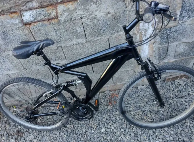 Bicicleta aro 26 suspensão