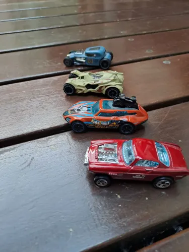 Hot wheels leia descrição