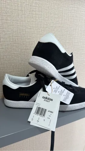 Tênis adidas stadt novo 